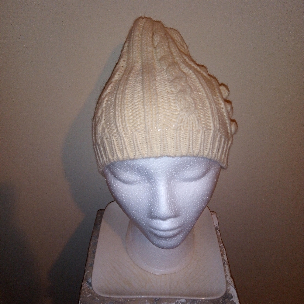 Cream skullcap